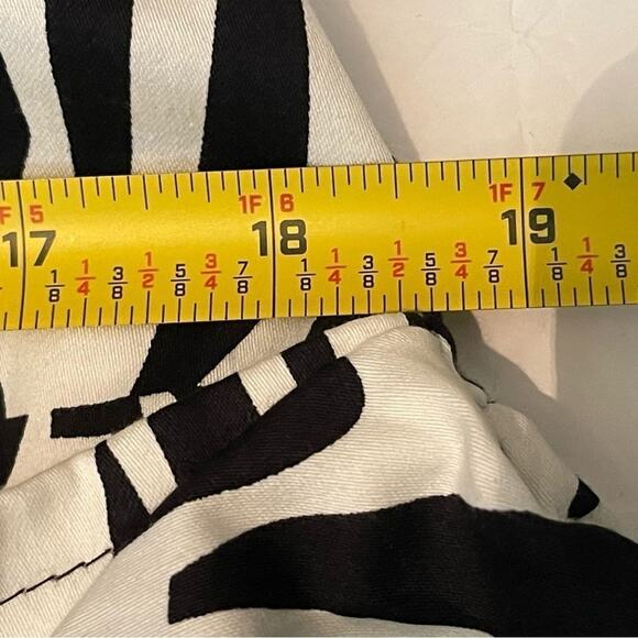 Luii Black And White Animal Print Belted Short Trench Coat Jacket NWT Size M - Picture 13 of 15